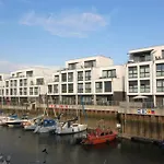 Marina 46